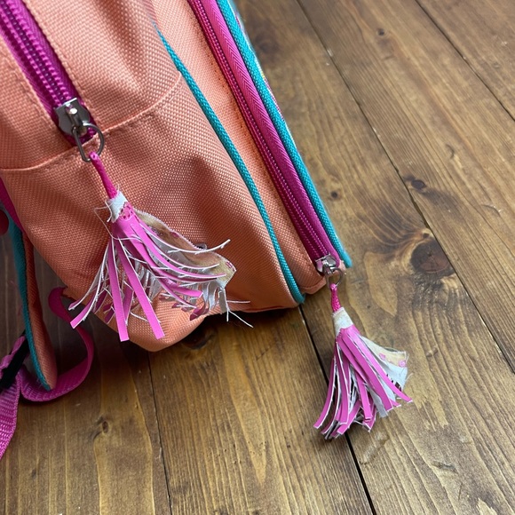 Skip hop llama toddler backpack - Picture 4 of 8